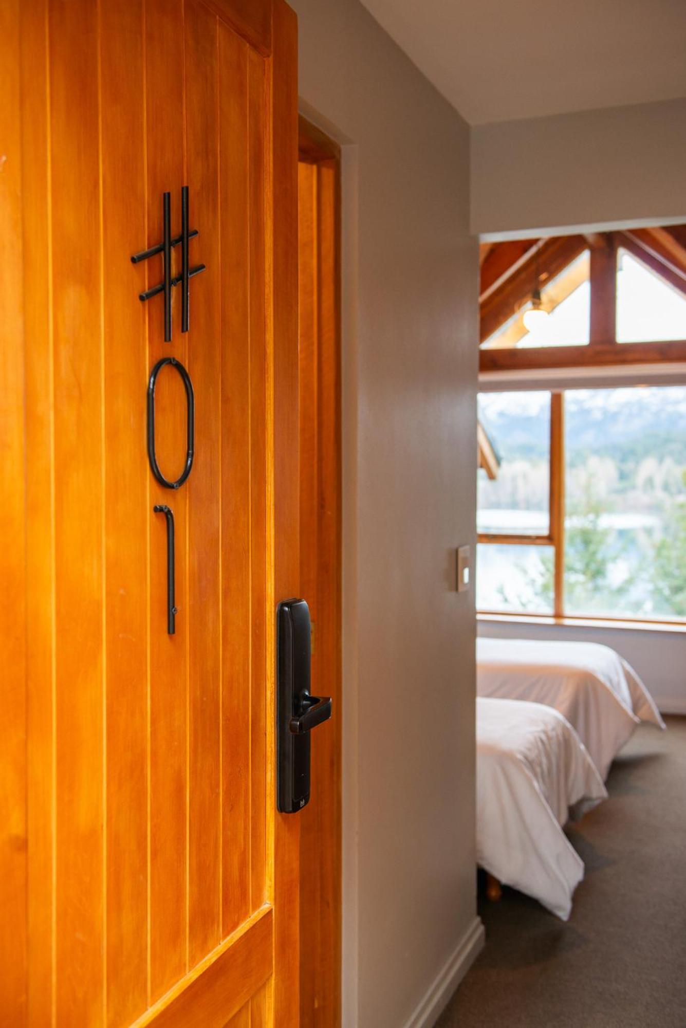 Peninsula Petit Hotel San Carlos de Bariloche Exterior photo